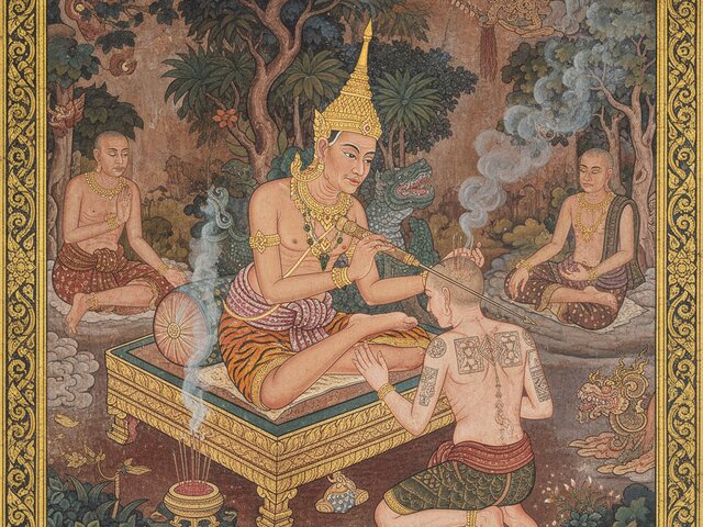 A traditional Thai Buddhist temple mural of a Ruesi Lersi master wearing a golden Chada crown performing a Sak Yant tattoo ceremony, framed by Lai Thai Kranok borders